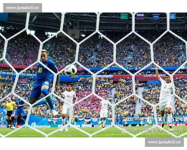 欧冠多场焦点战落幕强队晋级冷门频出赛果引热议夜球迷沸腾争论